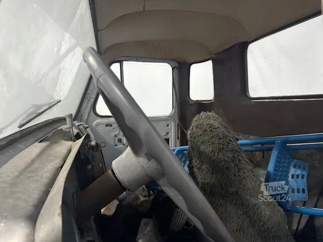 Chassis com cabina Scania L 86 TORPEDO