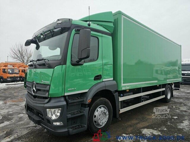 Фургон (грузовой автомобиль) Mercedes-Benz Actros 1824 Koffer 7,30 m LBW 2t. MBUX 1.Hand