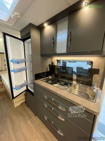 Lakókocsi HOBBY De Luxe 495 UL InterCaravaning Sondermodell