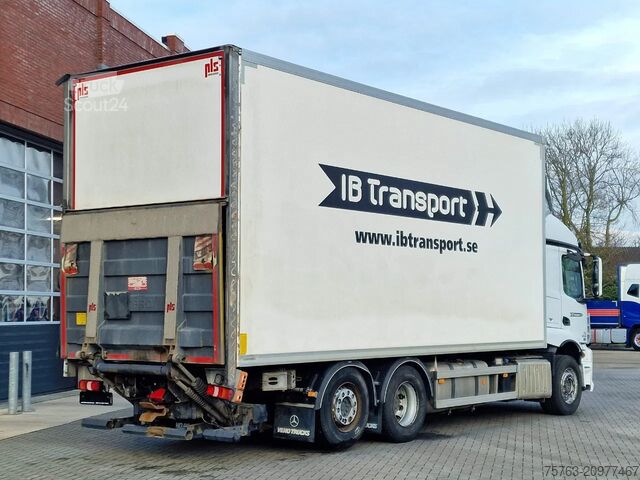 Prevoz v hladilniku/zamrznjenem stanju Mercedes-Benz Actros 2646 6x2 - Isolated box with sidedoors -...