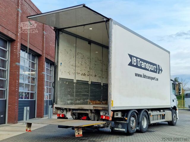 Prevoz v hladilniku/zamrznjenem stanju Mercedes-Benz Actros 2646 6x2 - Isolated box with sidedoors -...