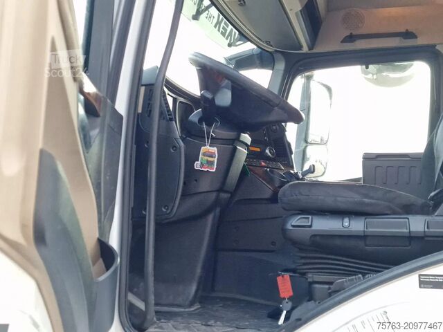 Prevoz v hladilniku/zamrznjenem stanju Mercedes-Benz Actros 2646 6x2 - Isolated box with sidedoors -...