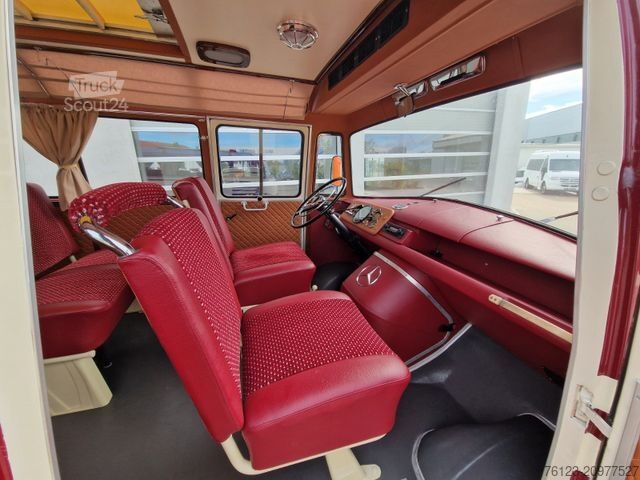 Minibus MERCEDES-BENZ Vorgänger Sprinter O 319 Samba mit Faltdach AC