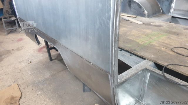 Minibus MERCEDES-BENZ Vorgänger Sprinter O 319 Samba mit Faltdach AC