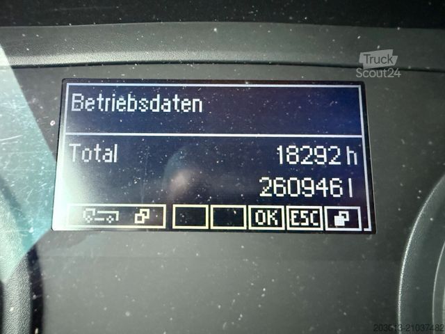 Haakarm vrachtwagen MAN TGX 26.440 Abrollkipper HYVA 20.60.S