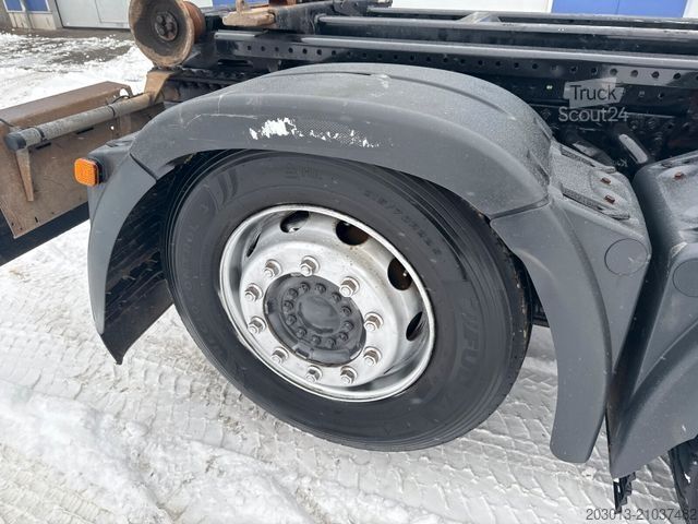 Hakowiec MAN TGX 26.440 Abrollkipper HYVA 20.60.S