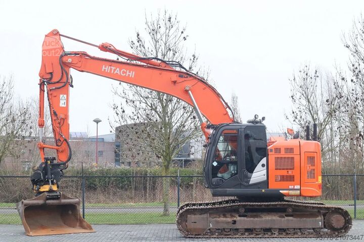 Pelle sur chenilles Hitachi ZX225 USRLC-6 | ROTOTILT | BUCKET | GOOD CONDITION
