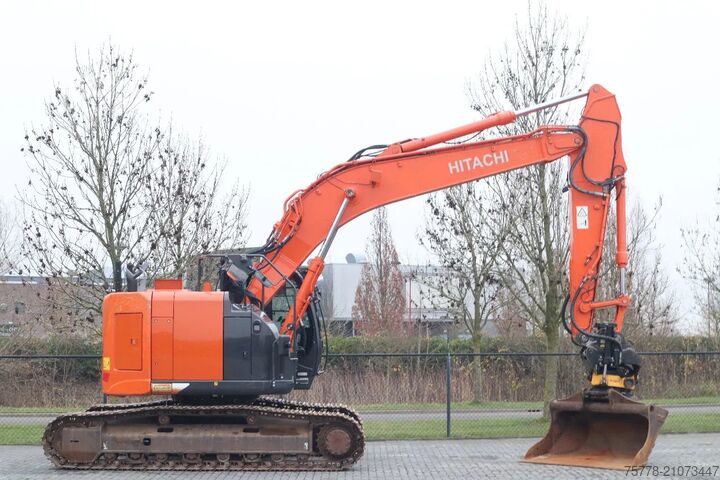 Pelle sur chenilles Hitachi ZX225 USRLC-6 | ROTOTILT | BUCKET | GOOD CONDITION