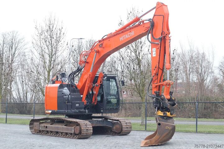 Pelle sur chenilles Hitachi ZX225 USRLC-6 | ROTOTILT | BUCKET | GOOD CONDITION