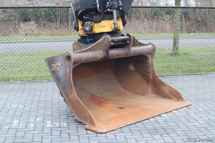 Pelle sur chenilles Hitachi ZX225 USRLC-6 | ROTOTILT | BUCKET | GOOD CONDITION