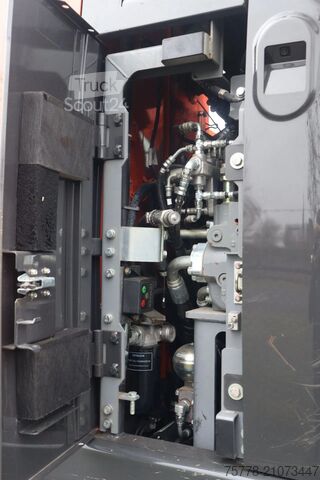 Pelle sur chenilles Hitachi ZX225 USRLC-6 | ROTOTILT | BUCKET | GOOD CONDITION