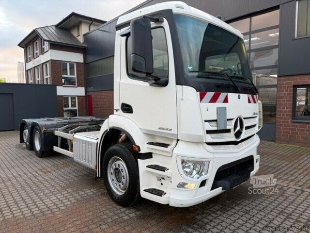 LKW-Fahrgestell Mercedes-Benz 2533 6x2 Antos Euro6