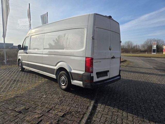 Højt tag varevogn VOLKSWAGEN Crafter 3,5 to, 1+2 Sitzer, AHK, 6 Gang man Scha