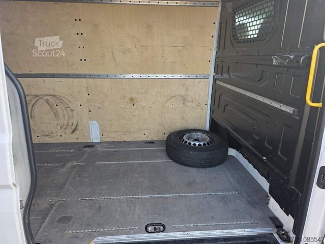 Højt tag varevogn VOLKSWAGEN Crafter 3,5 to, 1+2 Sitzer, AHK, 6 Gang man Scha