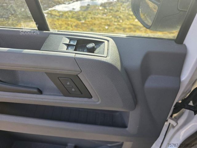 Højt tag varevogn VOLKSWAGEN Crafter 3,5 to, 1+2 Sitzer, AHK, 6 Gang man Scha