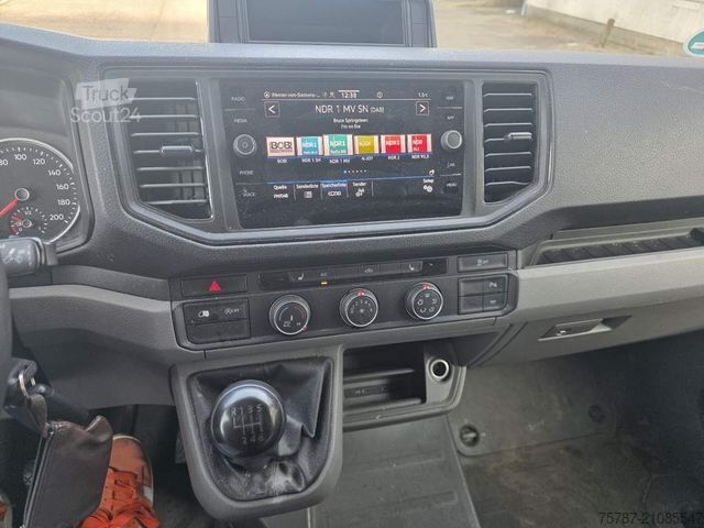 Højt tag varevogn VOLKSWAGEN Crafter 3,5 to, 1+2 Sitzer, AHK, 6 Gang man Scha