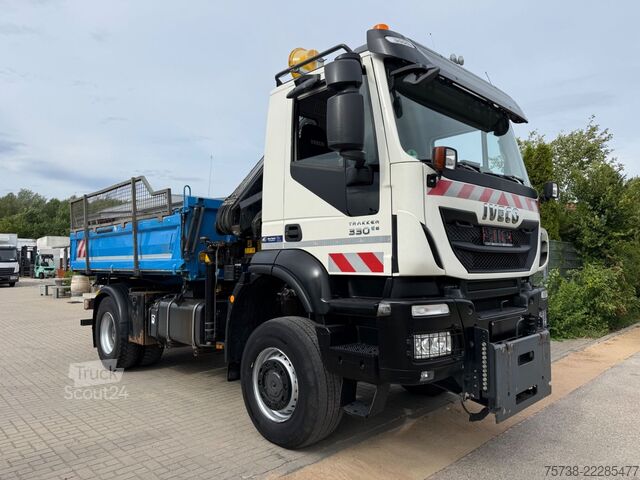 Üç taraflı damperli kamyon IVECO Trakker 330 4x4 Meiller Kipper+Hiab 088B-2 Funk