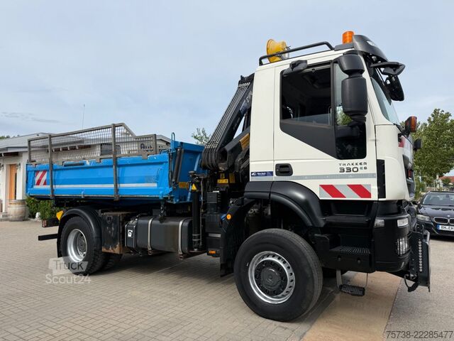 Üç taraflı damperli kamyon IVECO Trakker 330 4x4 Meiller Kipper+Hiab 088B-2 Funk