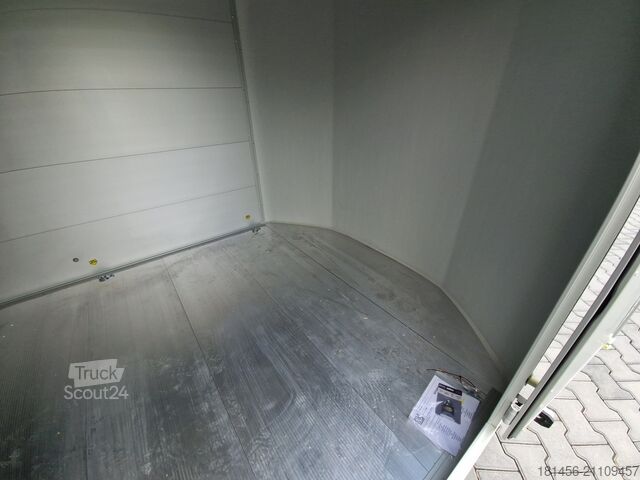 Motorradanhänger Cheval Liberté C700 aerodynamischer Koffer Pullman Fahrwerk 100km/H