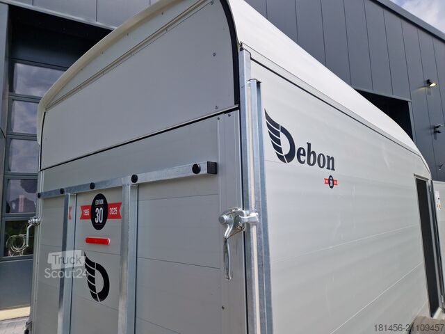 Motorradanhänger Cheval Liberté C700 aerodynamischer Koffer Pullman Fahrwerk 100km/H