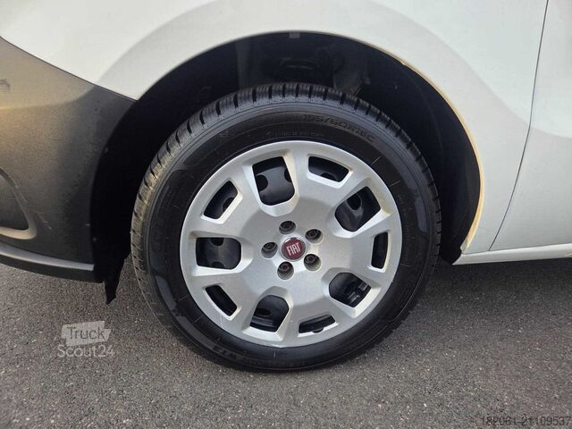 Umpikorja-auto FIAT Doblo ò Cargo Kawa L2H1 SX 1.3 Mulitjet 95PS