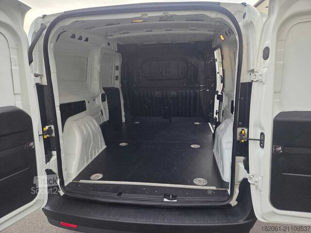 Umpikorja-auto FIAT Doblo ò Cargo Kawa L2H1 SX 1.3 Mulitjet 95PS