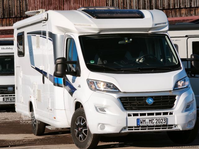 Polointegrovaný karavan KNAUS Sky-Ti 700 MEG Hydrauliche Hubstützen, Einzellb