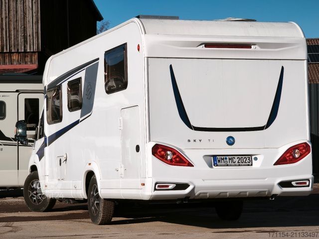 Polointegrovaný karavan KNAUS Sky-Ti 700 MEG Hydrauliche Hubstützen, Einzellb