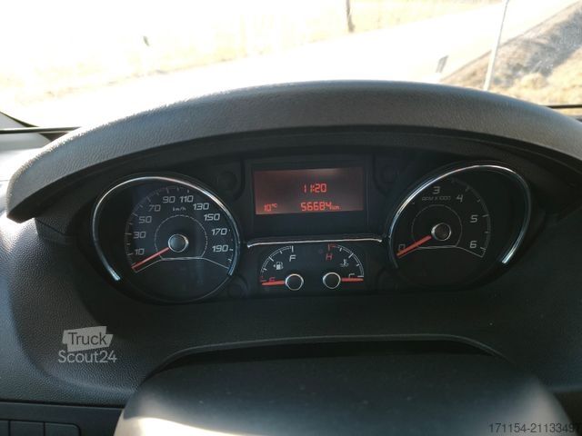 Polointegrovaný karavan KNAUS Sky-Ti 700 MEG Hydrauliche Hubstützen, Einzellb