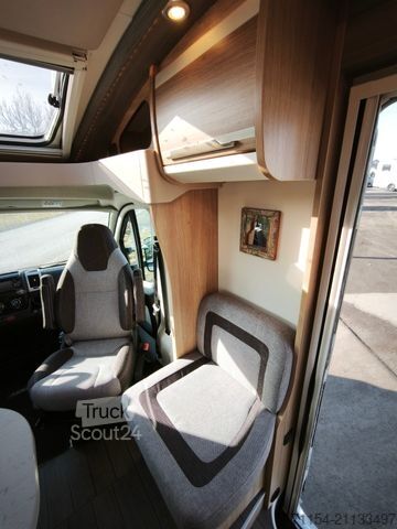 Polointegrovaný karavan KNAUS Sky-Ti 700 MEG Hydrauliche Hubstützen, Einzellb