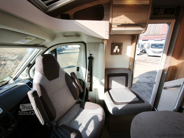 Polointegrovaný karavan KNAUS Sky-Ti 700 MEG Hydrauliche Hubstützen, Einzellb