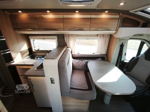 Polointegrovaný karavan KNAUS Sky-Ti 700 MEG Hydrauliche Hubstützen, Einzellb