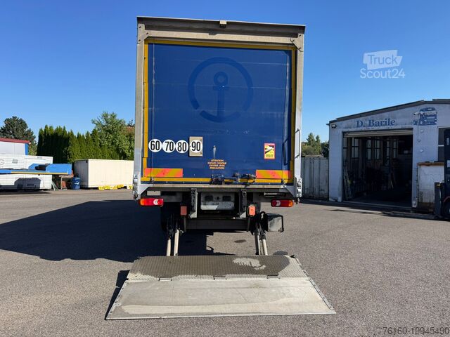 Caisse avec hayon rétractable Iveco EUROCARGO 160E25P