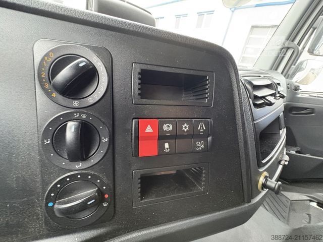 Fourgon tôlé MERCEDES-BENZ Atego821*E6d*Automatik*LBW*3Sitze*Klima*