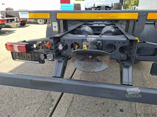 Tovorno vozilo za posebne namene MERCEDES-BENZ 2542 L 6x2 Actros GigaSpace BDF Fahrschule Lifta