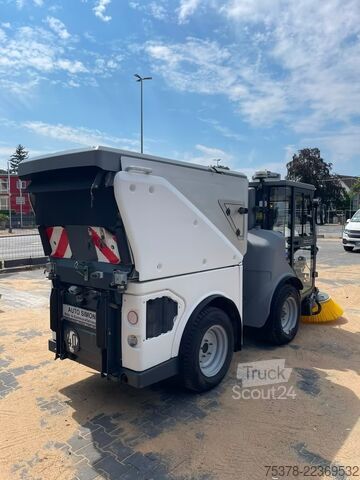 Balayeuse de voirie Hako Citymaster 1650 4x4 Kehrmasch.+Winterdie