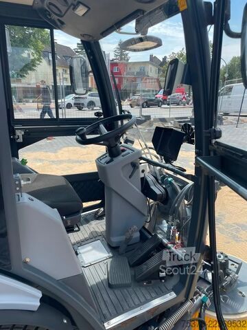 Balayeuse de voirie Hako Citymaster 1650 4x4 Kehrmasch.+Winterdie
