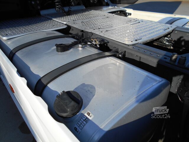 Standardní tahač DAF XG 480