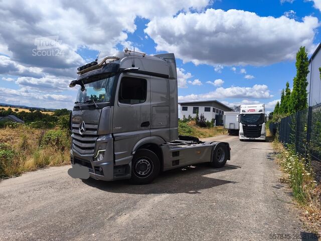Tracteur routier standard Mercedes-Benz Actros 1851