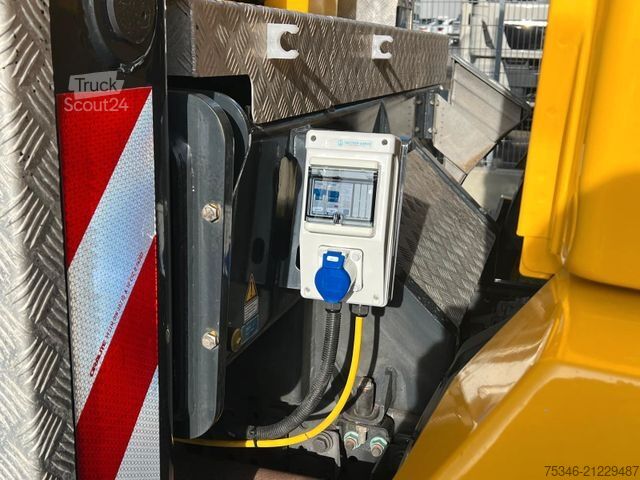 Platforma robocza  Mercedes Benz /Ruthmann T 330/33 m/Top Zustand