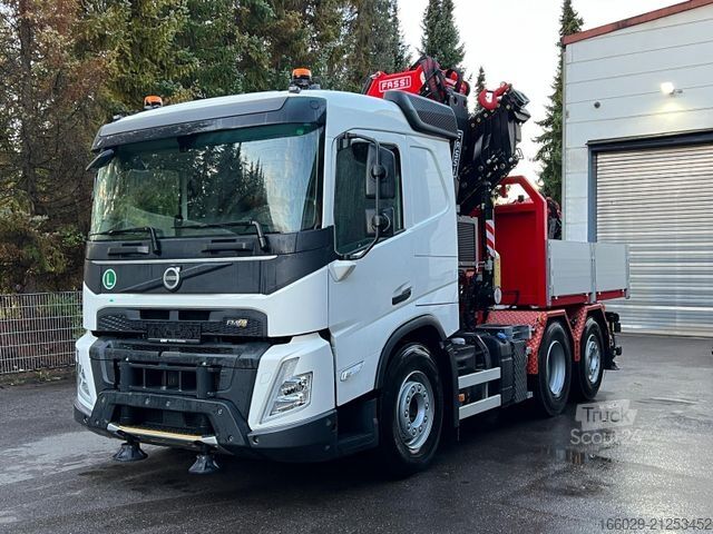 Ciężarówka ciężkiego typu VOLVO FMX 540 6x2 mit Kran Fassi F545.2.28