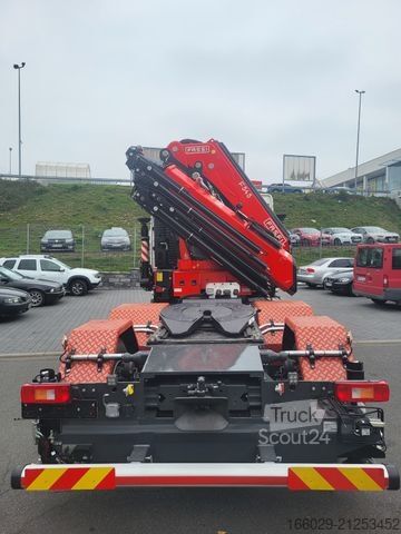 Ciężarówka ciężkiego typu VOLVO FMX 540 6x2 mit Kran Fassi F545.2.28