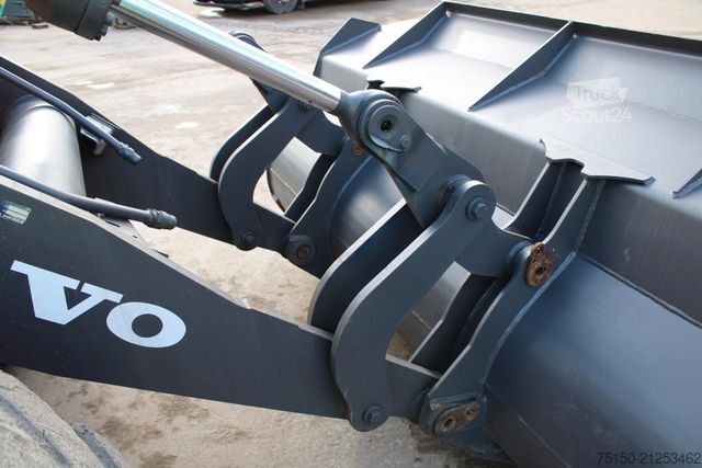 Kerekes rakodó VOLVO L70 - Nr.: 454