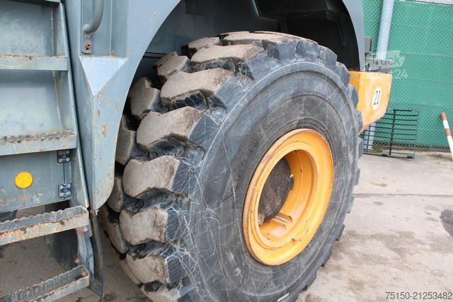 Kerekes rakodó LIEBHERR L580 -  Waage - Nr.: 568