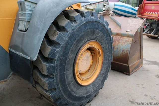 Kerekes rakodó LIEBHERR L580 -  Waage - Nr.: 568