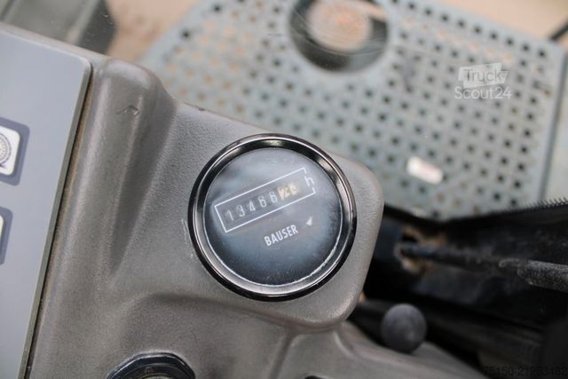 Kerekes rakodó LIEBHERR L580 -  Waage - Nr.: 568