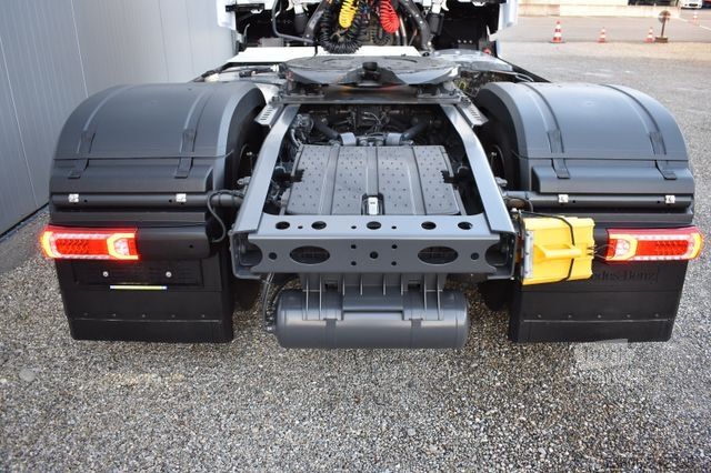 Standaard trekker MERCEDES-BENZ Actros 1845 LS Retarder ADR Standklima