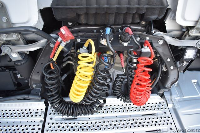 Standaard trekker MERCEDES-BENZ Actros 1845 LS Retarder ADR Standklima