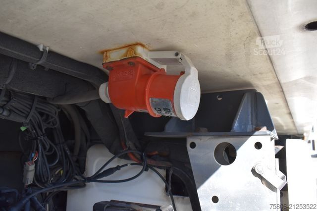 Рефрижераторний вантажівка MERCEDES-BENZ Actros 2548 L 6x2 E6 GIGA Retarder neuer Motor