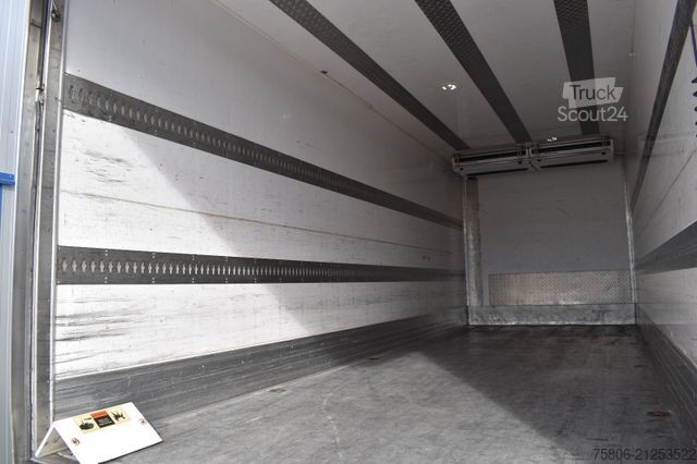 Рефрижераторний вантажівка MERCEDES-BENZ Actros 2548 L 6x2 E6 GIGA Retarder neuer Motor